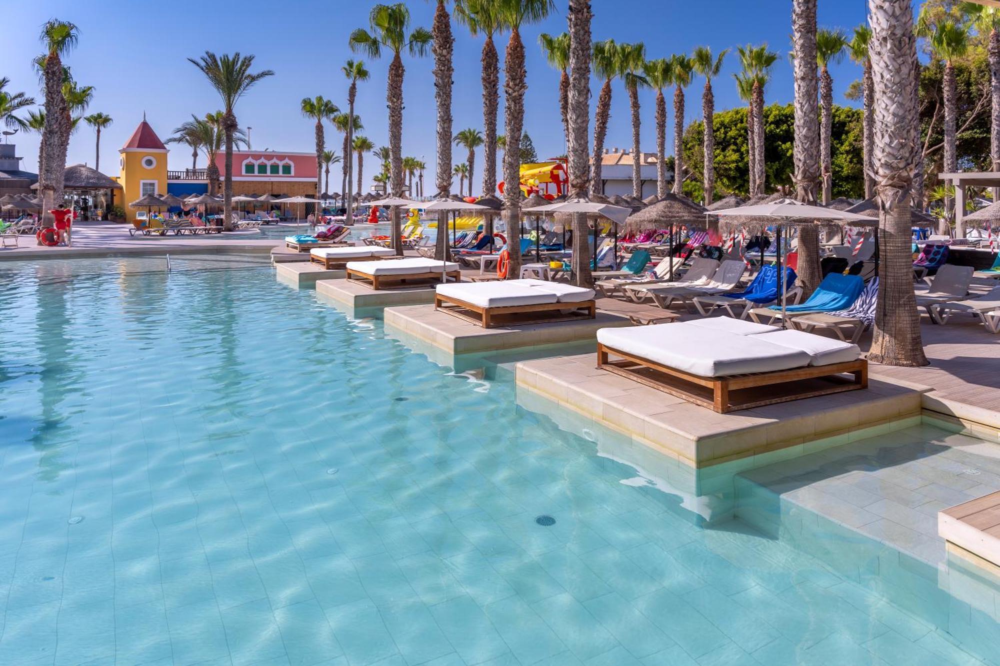 Mediterraneo Bay Hotel & Resort روكيتاس ذي مار المظهر الخارجي الصورة